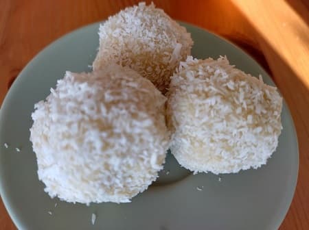Egg Liqueur balls